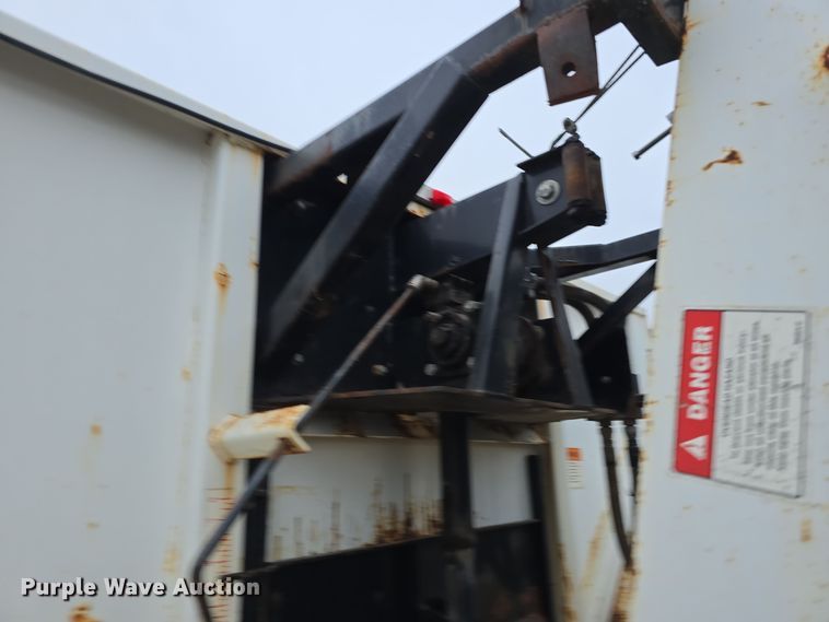 image for item DW3091 2000 Freightliner FL70 rock slinger truck