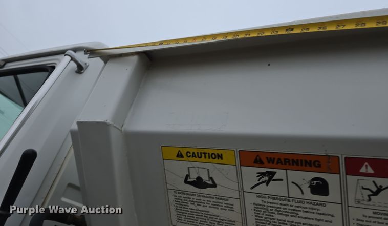 image for item DW3091 2000 Freightliner FL70 rock slinger truck