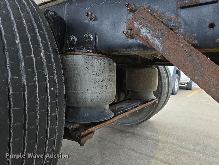 image for item DW3091 2000 Freightliner FL70 rock slinger truck