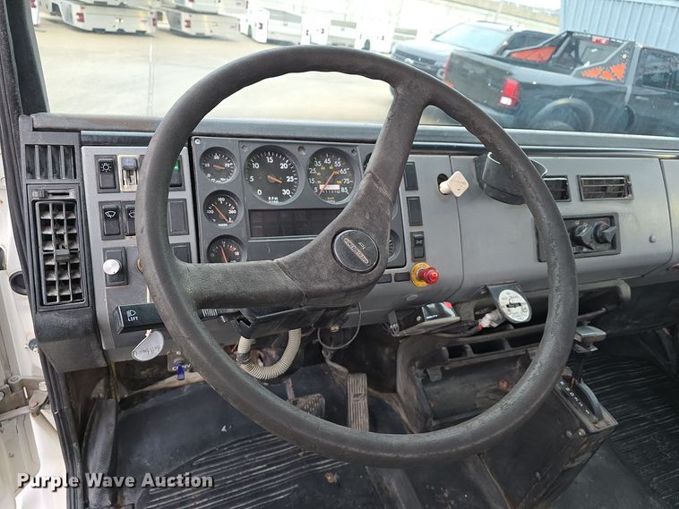 image for item DW3091 2000 Freightliner FL70 rock slinger truck