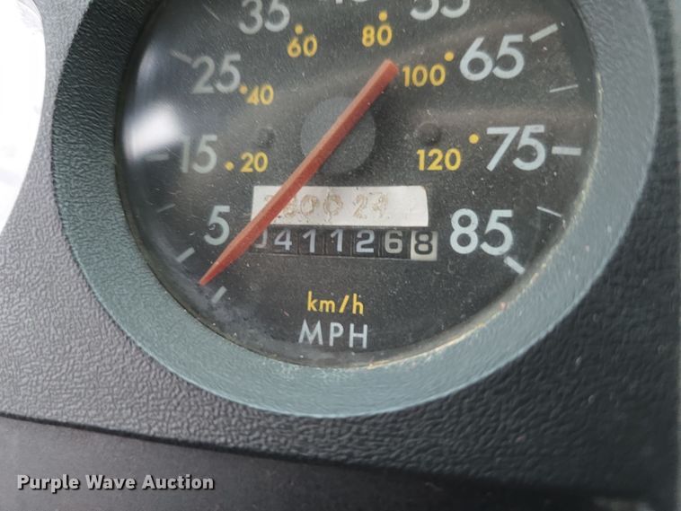 image for item DW3091 2000 Freightliner FL70 rock slinger truck