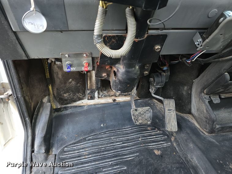 image for item DW3091 2000 Freightliner FL70 rock slinger truck