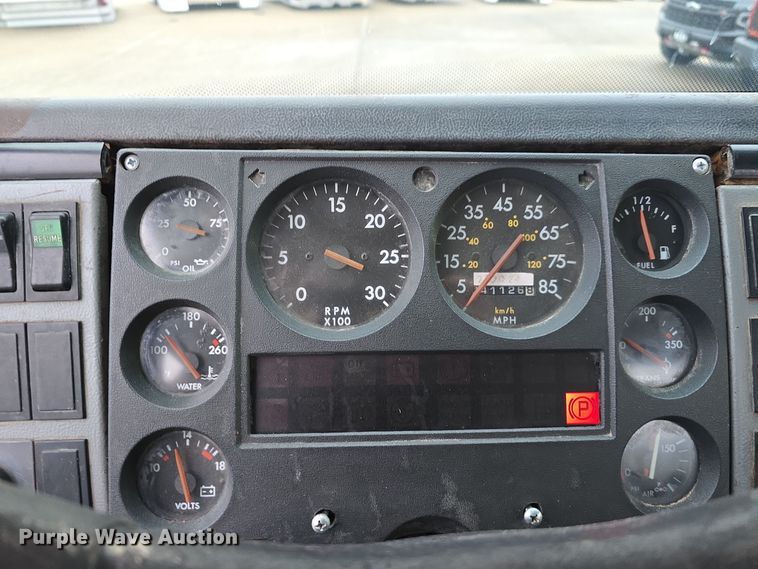 image for item DW3091 2000 Freightliner FL70 rock slinger truck