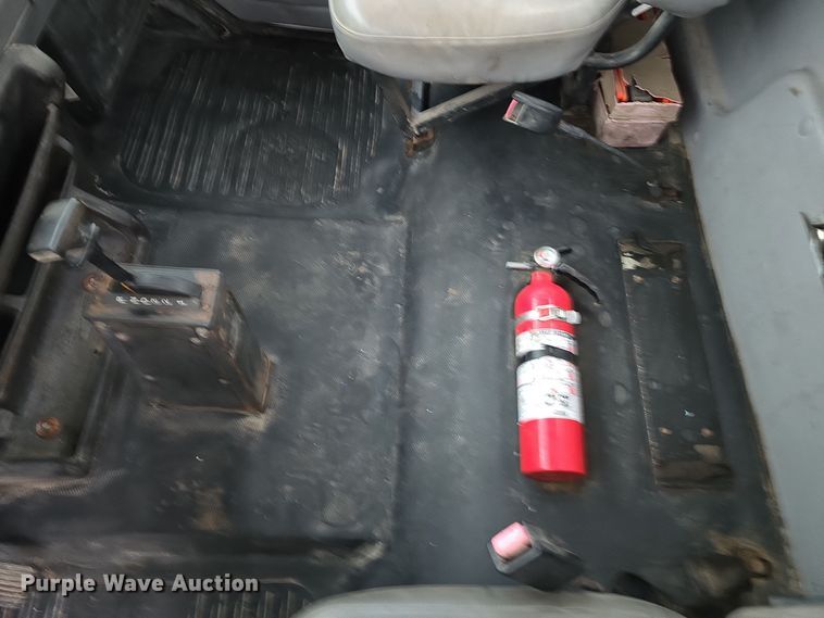 image for item DW3091 2000 Freightliner FL70 rock slinger truck