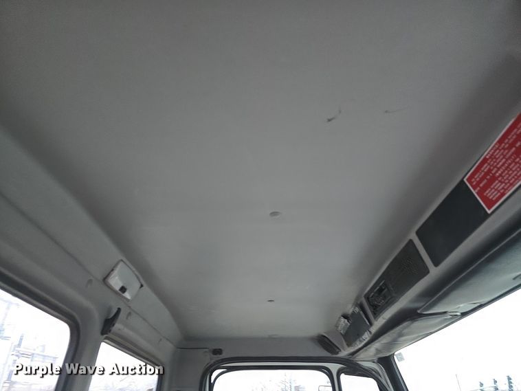 image for item DW3091 2000 Freightliner FL70 rock slinger truck