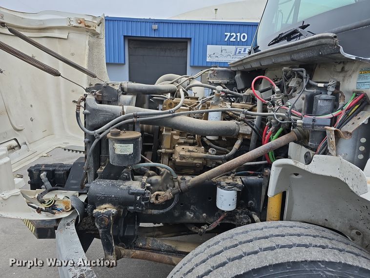 image for item DW3091 2000 Freightliner FL70 rock slinger truck