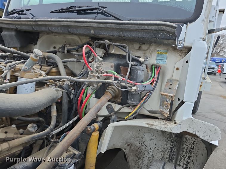 image for item DW3091 2000 Freightliner FL70 rock slinger truck