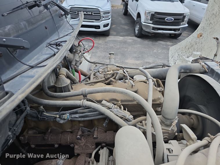 image for item DW3091 2000 Freightliner FL70 rock slinger truck