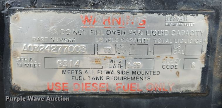 image for item DW3091 2000 Freightliner FL70 rock slinger truck