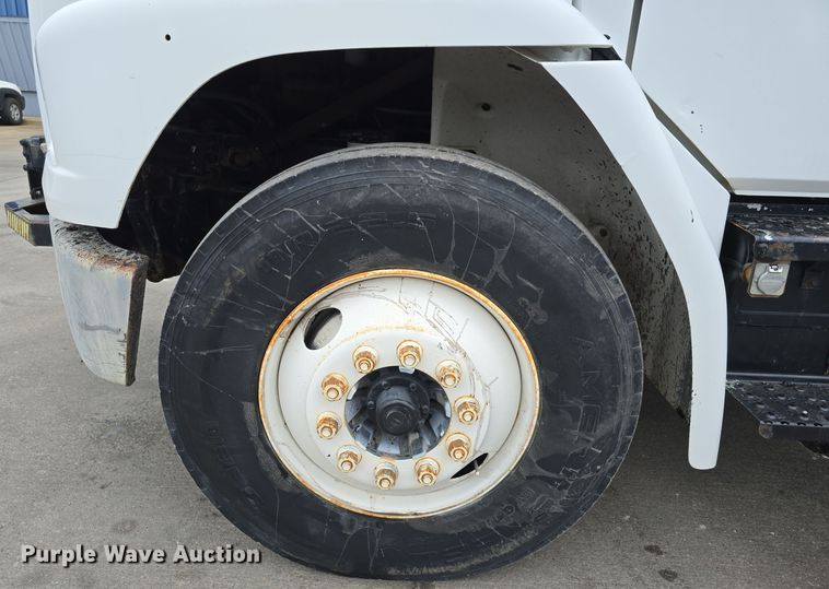 image for item DW3091 2000 Freightliner FL70 rock slinger truck