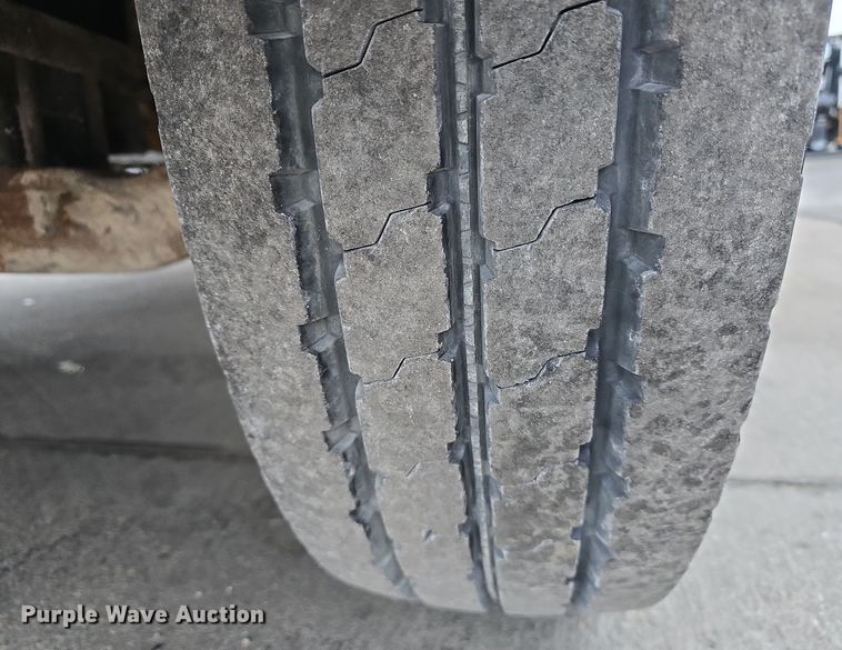 image for item DW3091 2000 Freightliner FL70 rock slinger truck