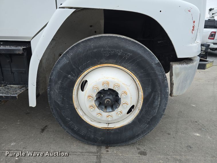 image for item DW3091 2000 Freightliner FL70 rock slinger truck