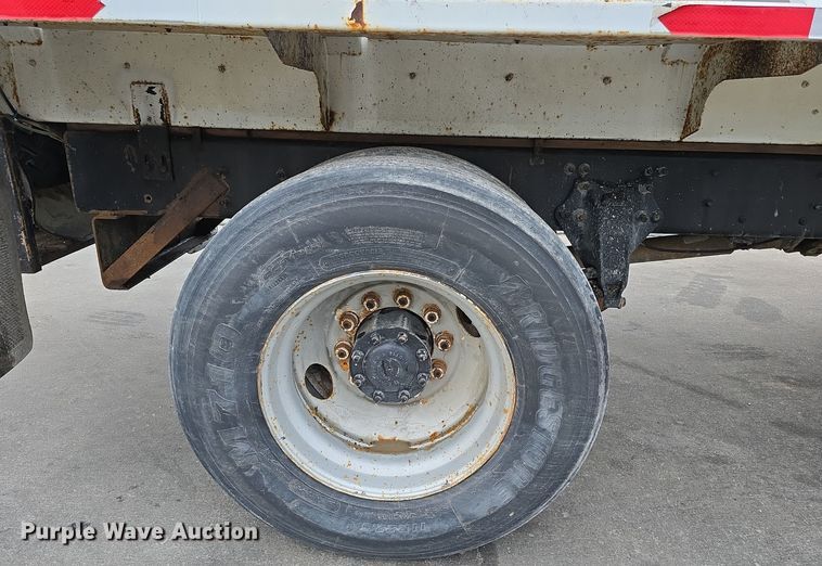 image for item DW3091 2000 Freightliner FL70 rock slinger truck