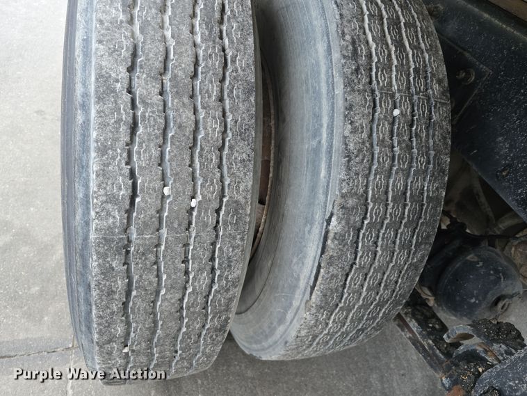 image for item DW3091 2000 Freightliner FL70 rock slinger truck