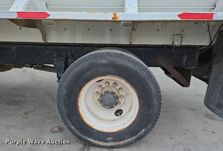 image for item DW3091 2000 Freightliner FL70 rock slinger truck