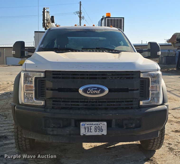 image for item DW3092 2017 Ford F550 Super Duty XL utility / service truck