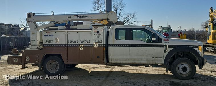 image for item DW3092 2017 Ford F550 Super Duty XL utility / service truck