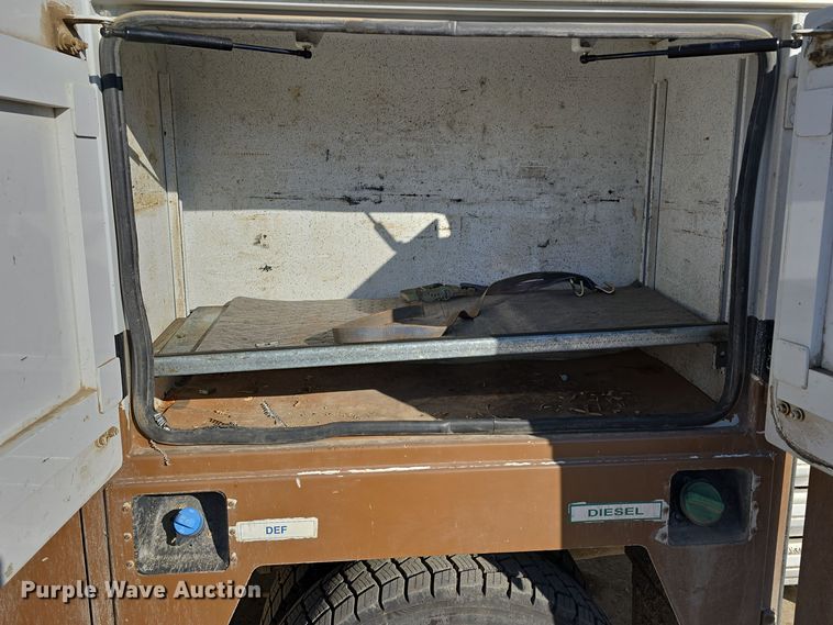 image for item DW3092 2017 Ford F550 Super Duty XL utility / service truck