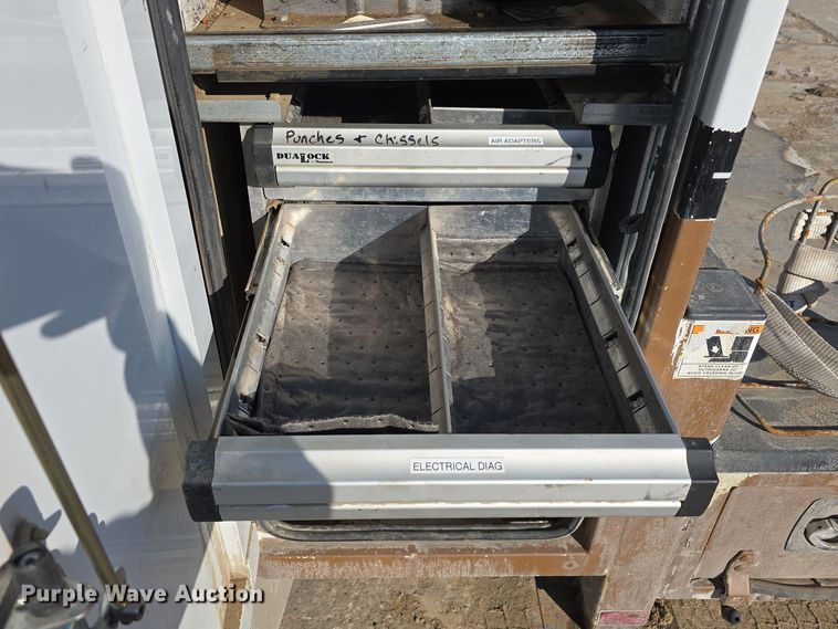 image for item DW3092 2017 Ford F550 Super Duty XL utility / service truck