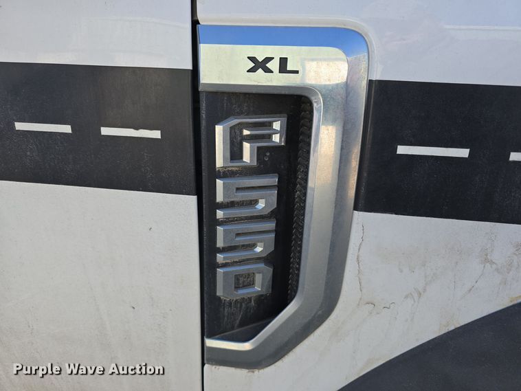 image for item DW3092 2017 Ford F550 Super Duty XL utility / service truck