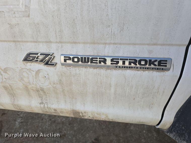 image for item DW3092 2017 Ford F550 Super Duty XL utility / service truck