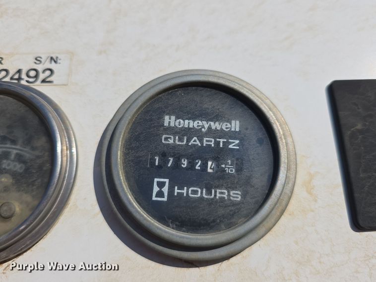 image for item DW3092 2017 Ford F550 Super Duty XL utility / service truck