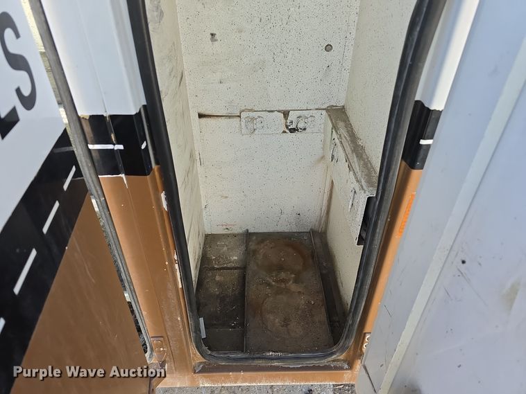 image for item DW3092 2017 Ford F550 Super Duty XL utility / service truck