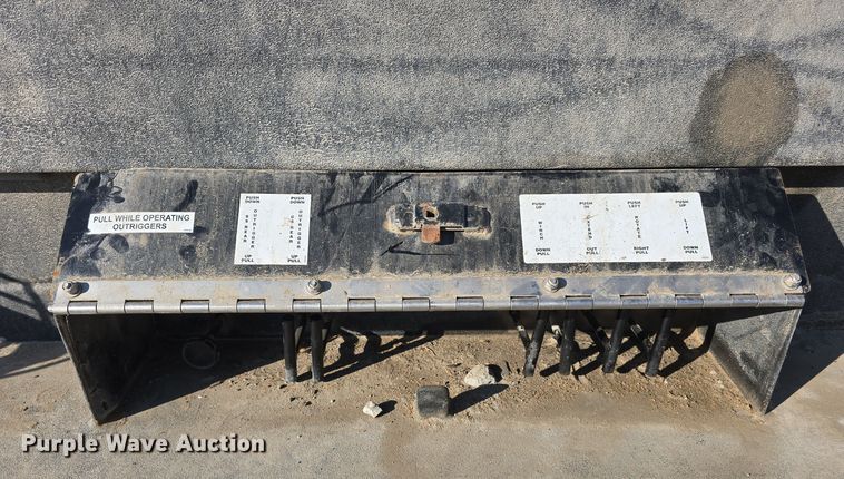 image for item DW3092 2017 Ford F550 Super Duty XL utility / service truck