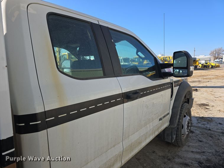 image for item DW3092 2017 Ford F550 Super Duty XL utility / service truck