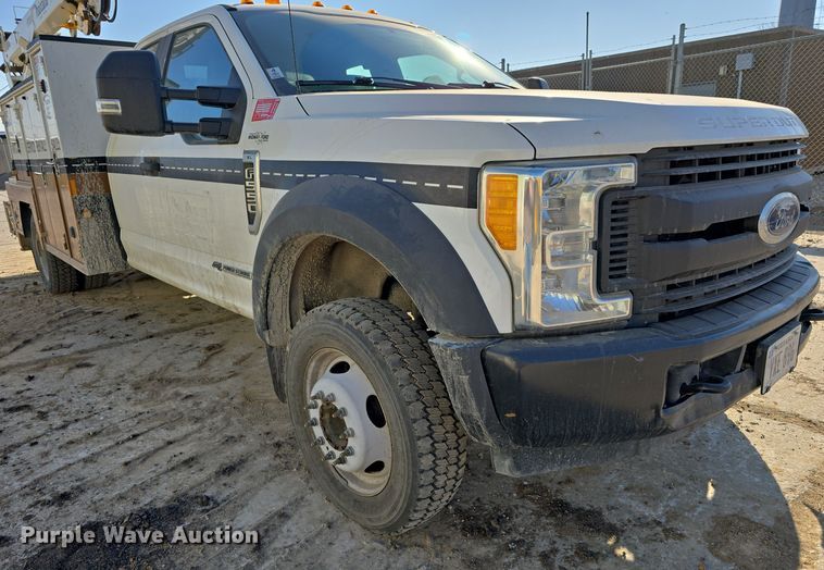 image for item DW3092 2017 Ford F550 Super Duty XL utility / service truck
