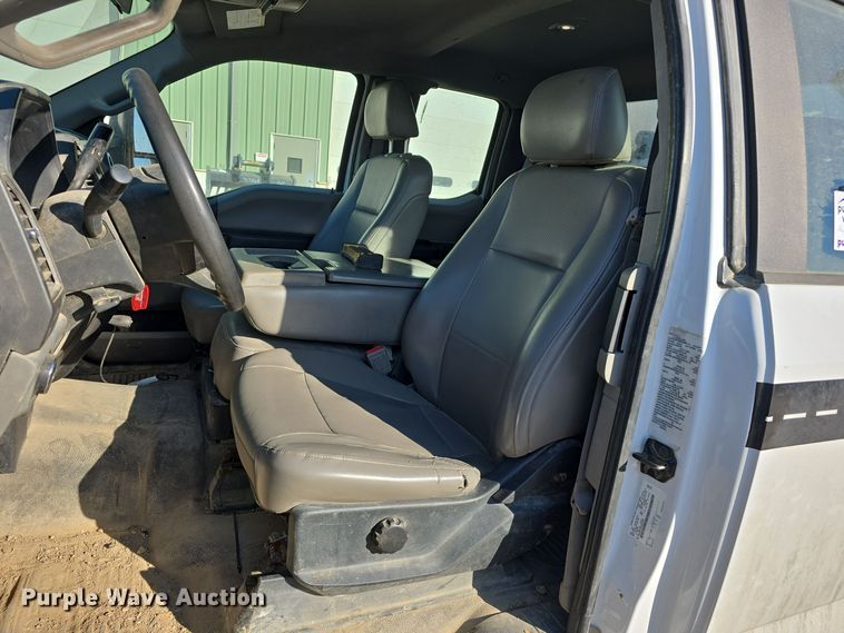 image for item DW3092 2017 Ford F550 Super Duty XL utility / service truck