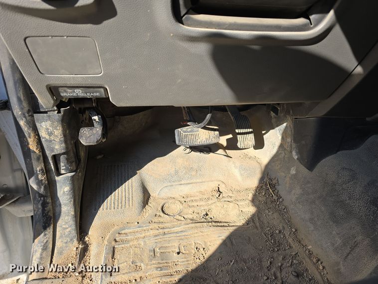 image for item DW3092 2017 Ford F550 Super Duty XL utility / service truck