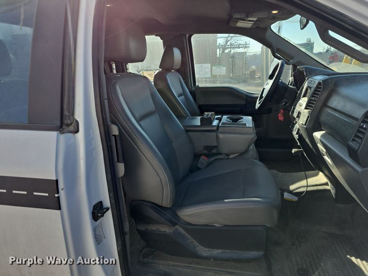 image for item DW3092 2017 Ford F550 Super Duty XL utility / service truck