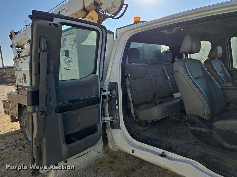 image for item DW3092 2017 Ford F550 Super Duty XL utility / service truck