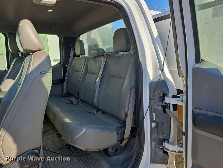 image for item DW3092 2017 Ford F550 Super Duty XL utility / service truck