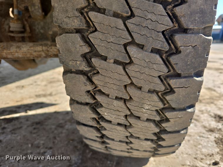 image for item DW3092 2017 Ford F550 Super Duty XL utility / service truck