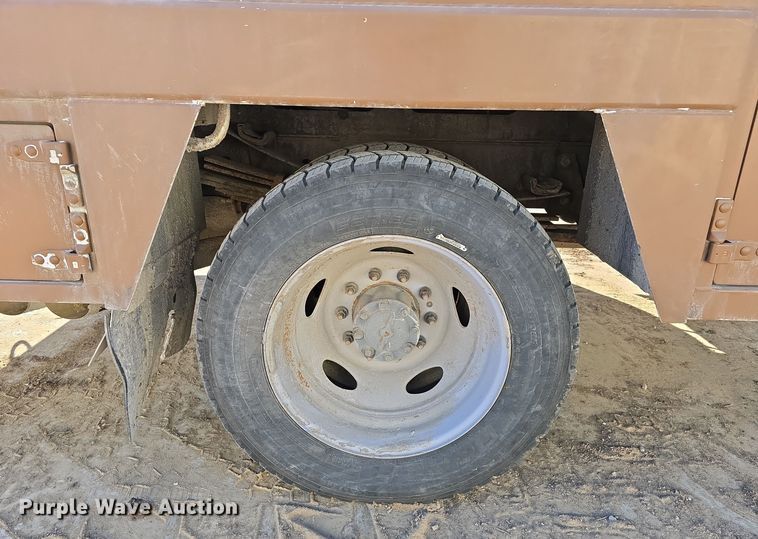 image for item DW3092 2017 Ford F550 Super Duty XL utility / service truck