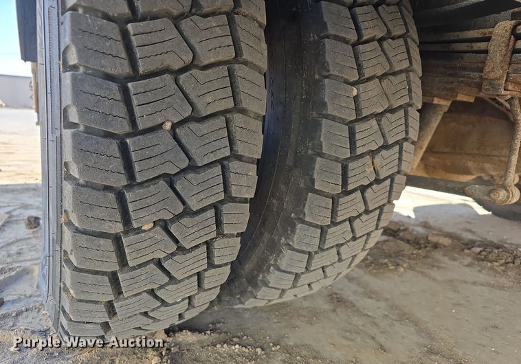 image for item DW3092 2017 Ford F550 Super Duty XL utility / service truck