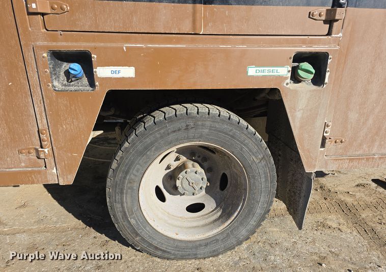 image for item DW3092 2017 Ford F550 Super Duty XL utility / service truck