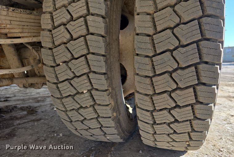 image for item DW3092 2017 Ford F550 Super Duty XL utility / service truck