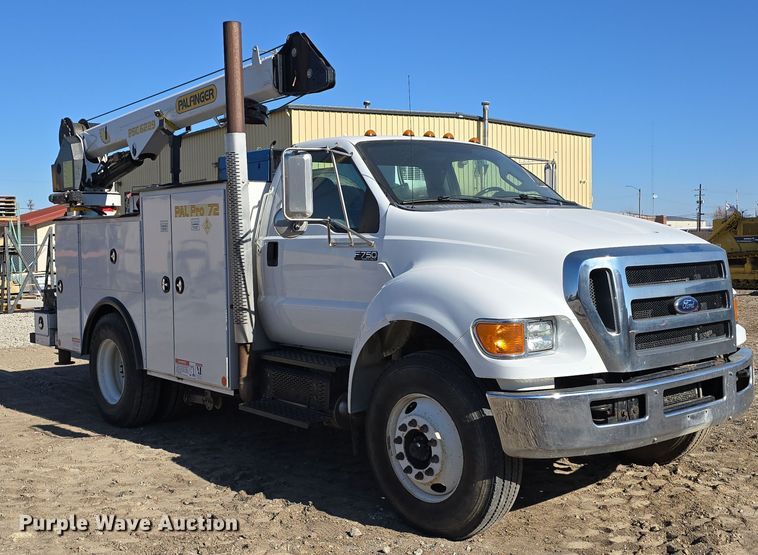 image for item DW3093 2011 Ford F750 Super Duty XLT utility / service truck