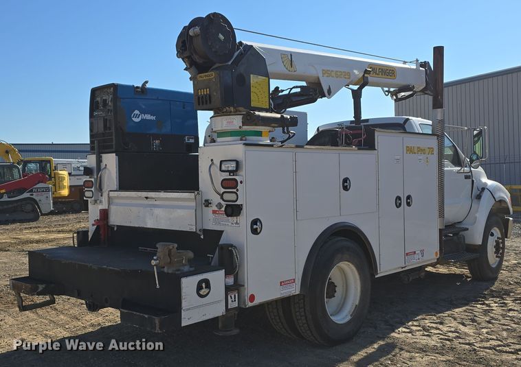 image for item DW3093 2011 Ford F750 Super Duty XLT utility / service truck