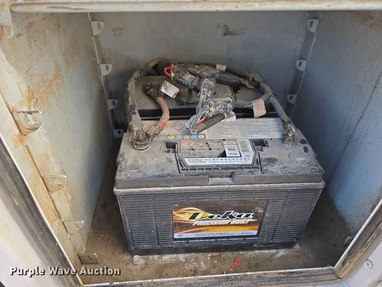 image for item DW3093 2011 Ford F750 Super Duty XLT utility / service truck