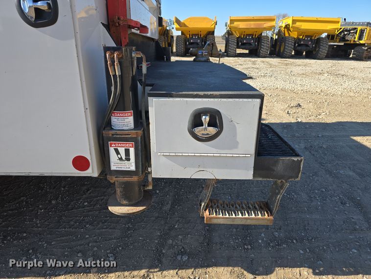 image for item DW3093 2011 Ford F750 Super Duty XLT utility / service truck