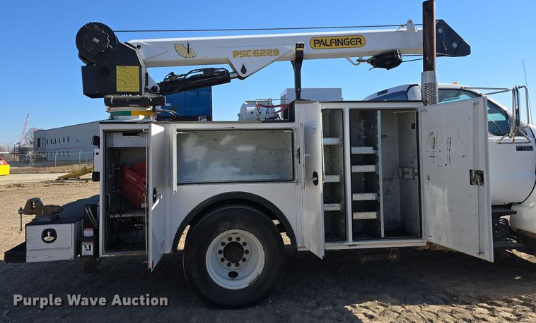 image for item DW3093 2011 Ford F750 Super Duty XLT utility / service truck