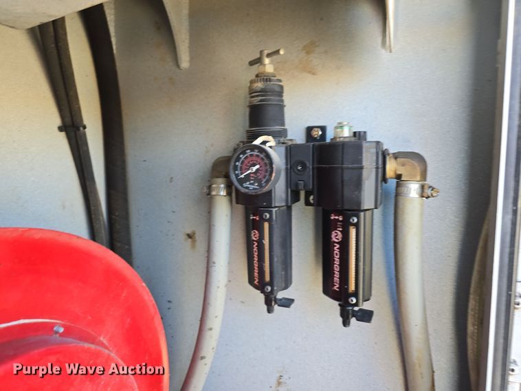 image for item DW3093 2011 Ford F750 Super Duty XLT utility / service truck