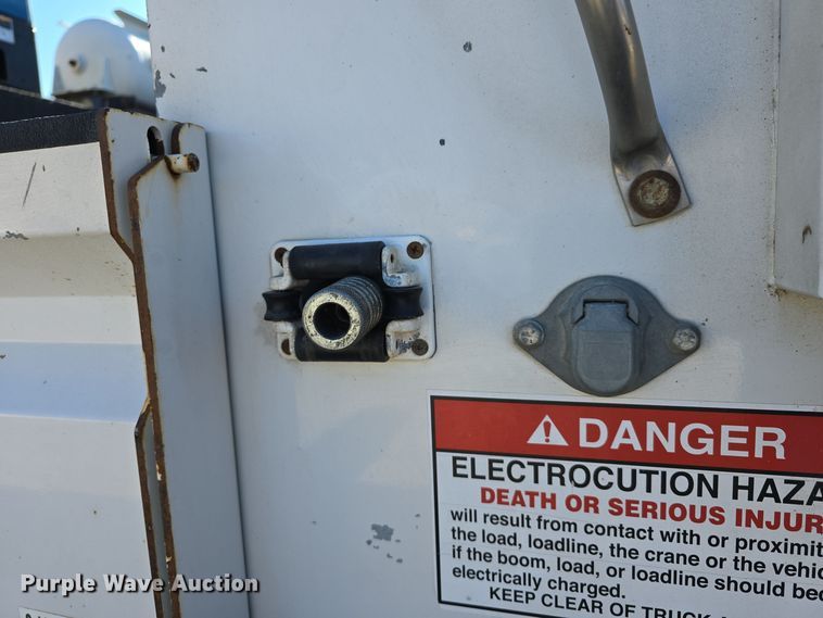 image for item DW3093 2011 Ford F750 Super Duty XLT utility / service truck