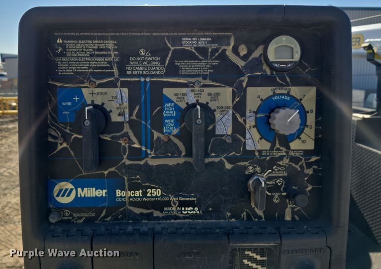 image for item DW3093 2011 Ford F750 Super Duty XLT utility / service truck