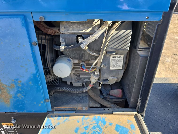 image for item DW3093 2011 Ford F750 Super Duty XLT utility / service truck