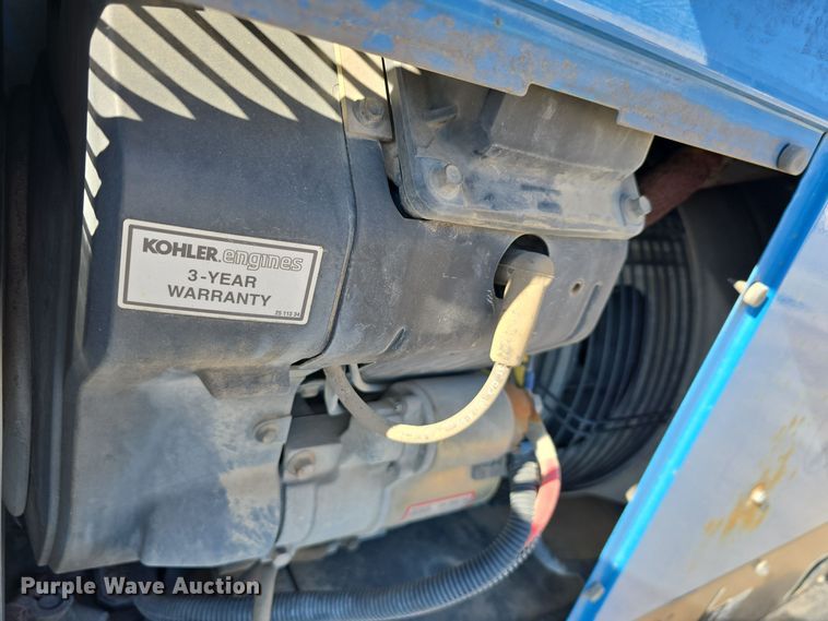 image for item DW3093 2011 Ford F750 Super Duty XLT utility / service truck